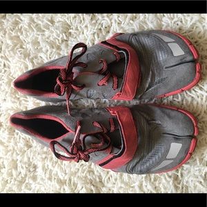 Topo split toe shoes